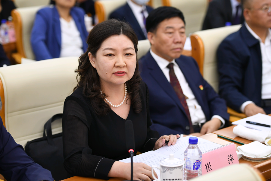 省政务服务和数字化建设管理局局长 崔萍